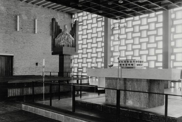 St. Isidoruskerk Nagele 1964, interieur - Collectie Instituut voor Christelijk Cultureel Erfgoed, Rijksuniversiteit Groningen.jpg